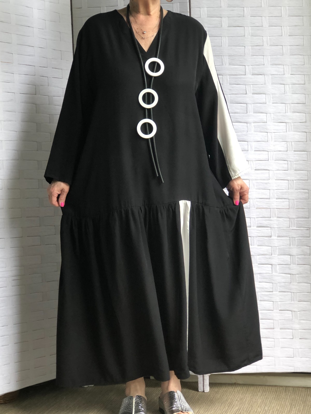 LAGENLOOK ARTSY BOHO OVERSIZED BLACK VISCOSE DRESS WITH NECKLACE PLUS