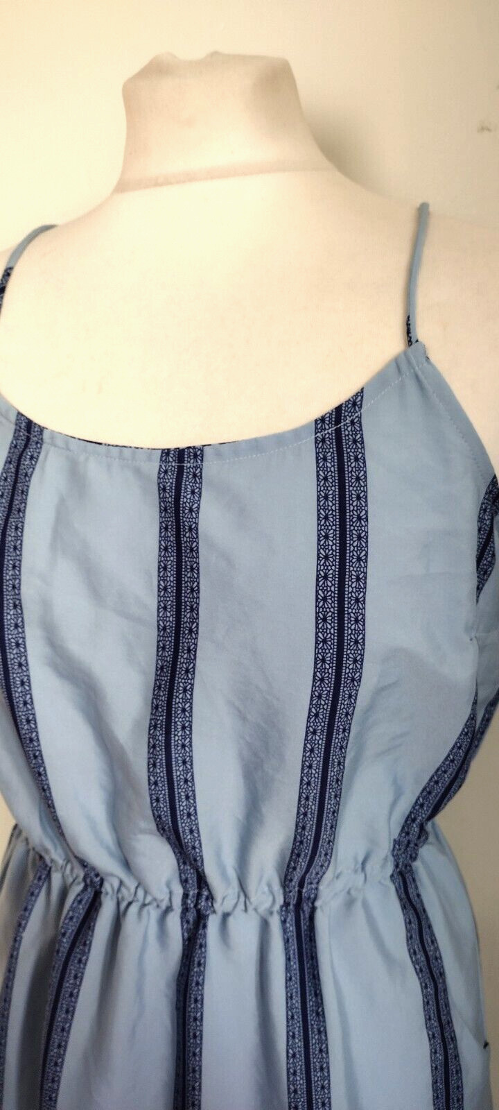 KUSHI Size 10 Light BLUE Pattern Lightweight Sleeveless DRESS