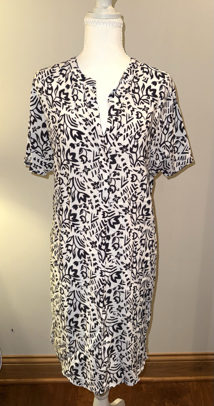 Pendleton Serephina Shirt Dress in Tala Floral (Black & White), size S, NWT