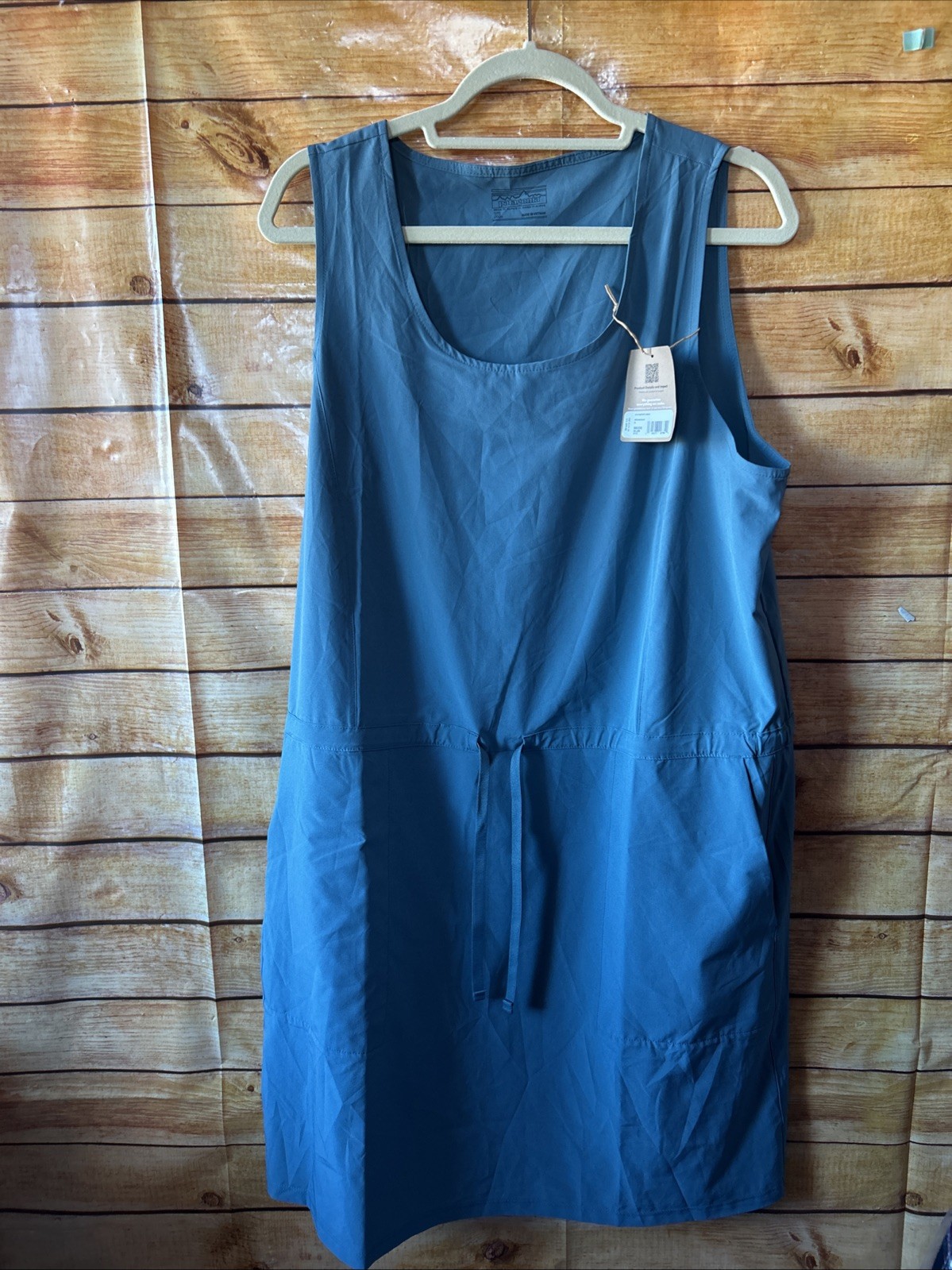 NWT Patagonia Dress Womens XL Fleetwith Athletic Lightweight Breathable Pockets