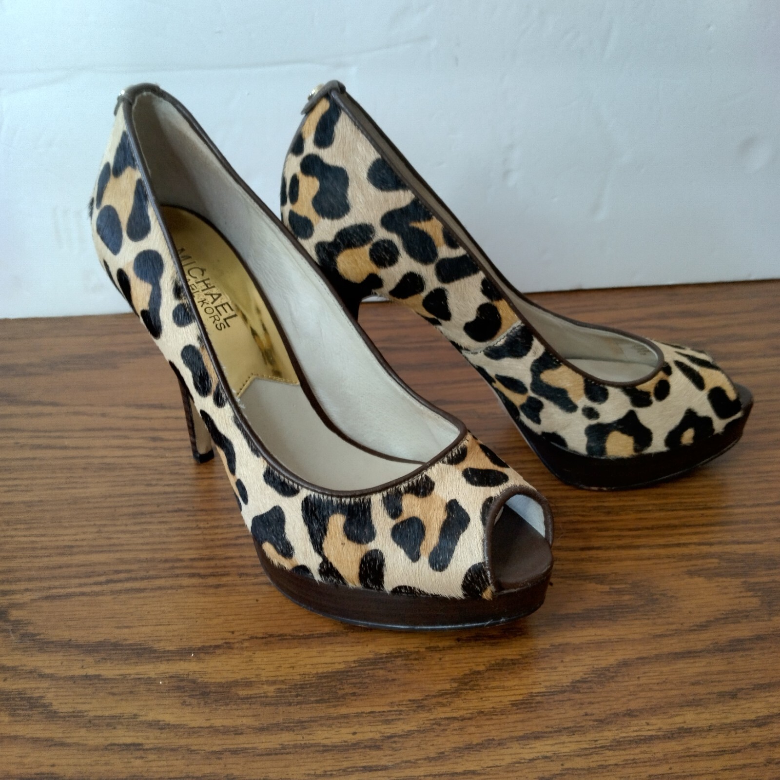 Women’s Size 7M Michael Kors Leopard Print Fabric 4″ Heel Peek Toe Dress Shoes