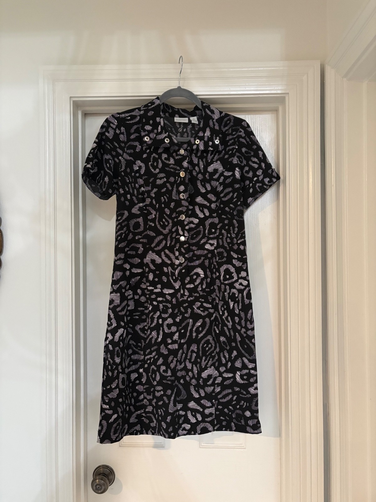 chicos zenergy black gray leopard print short sleeve dress size 0