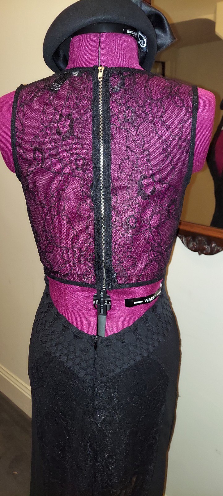 Black Multi-Design Mesh Lace Maxi Sheath Dress – Sz. M – Peek-a-Boo Back