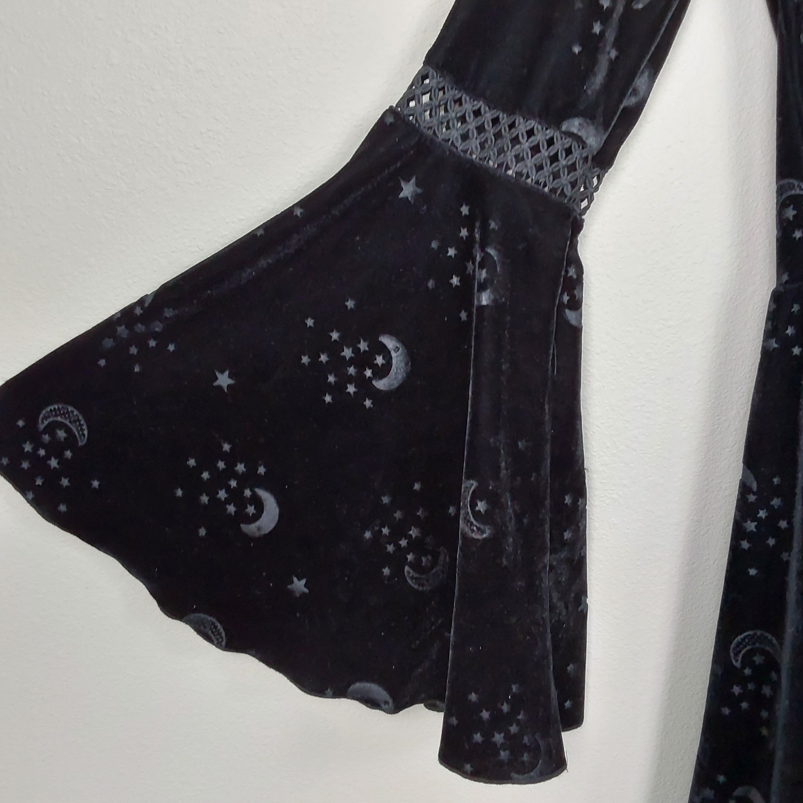 Spirit Halloween Black Velvet Celestial Witch Dress Hooded Whimsigoth Costume M