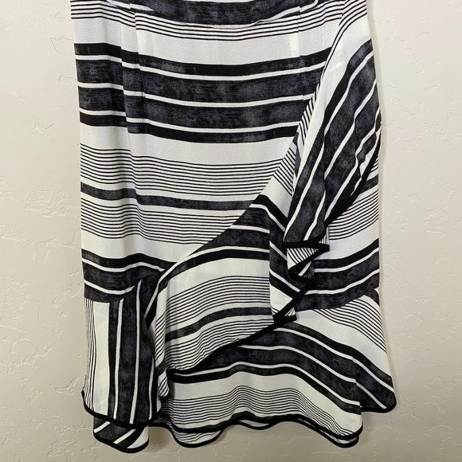Olivaceous NWT Striped Cold Shoulder Dress Medium