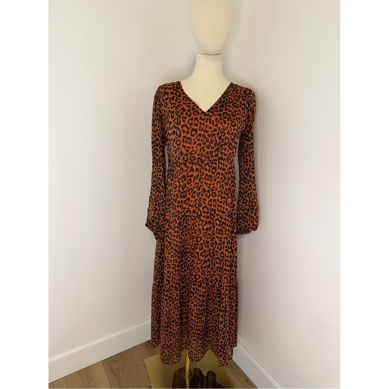 Loft by Ann Taylor Leopard Print V-Neck Long Sleeve Midi Dress – Brown Size 6