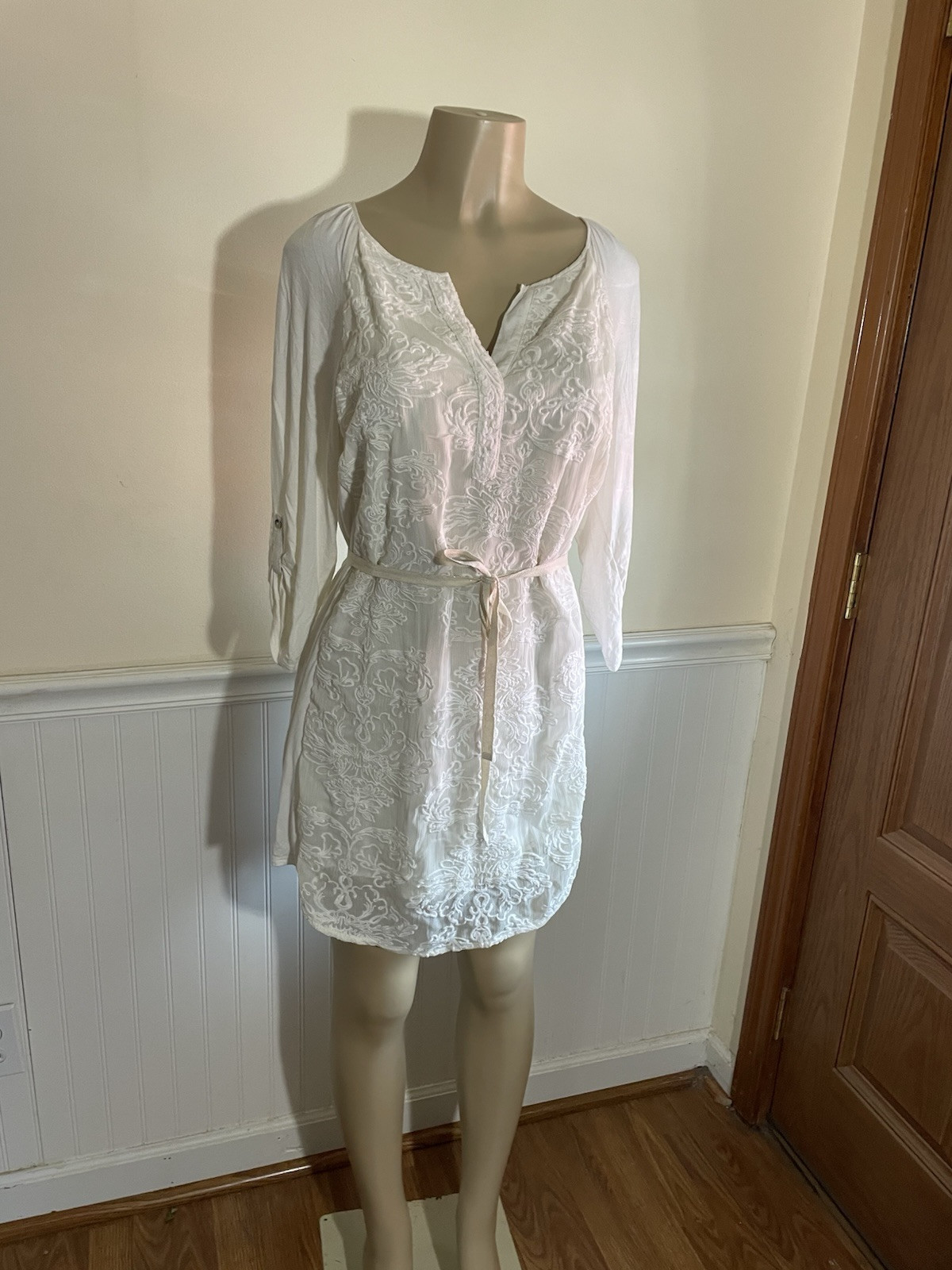 White XL Embroidered Mini Dress With Liner. TINY brand 100 % Polyester.