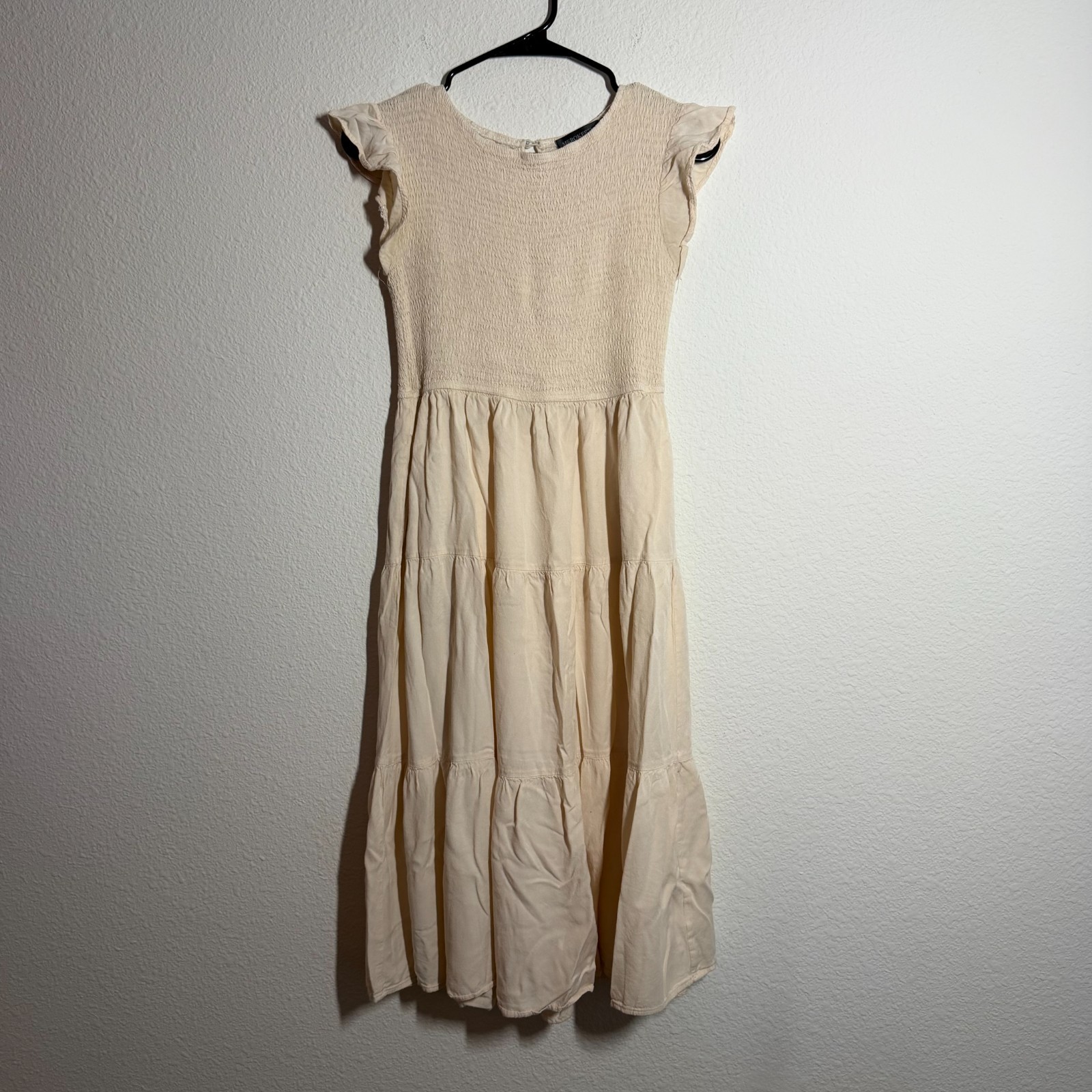 Merokeety Tiered Dress Womens Small Beige Smocked Flutter Sleeve Keyhole Back