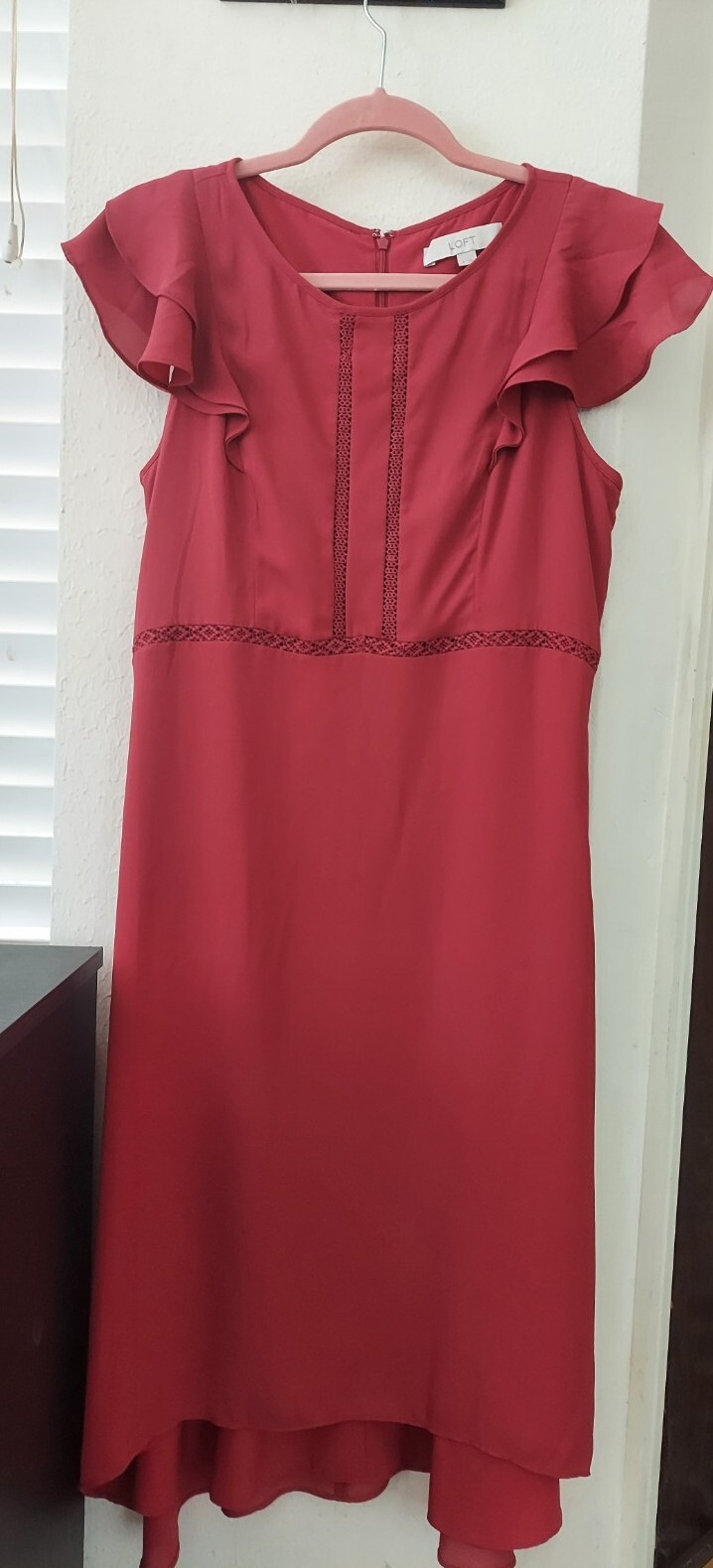 Loft Women’s Dress Size 6/length of dress about 39 inches-good condition
