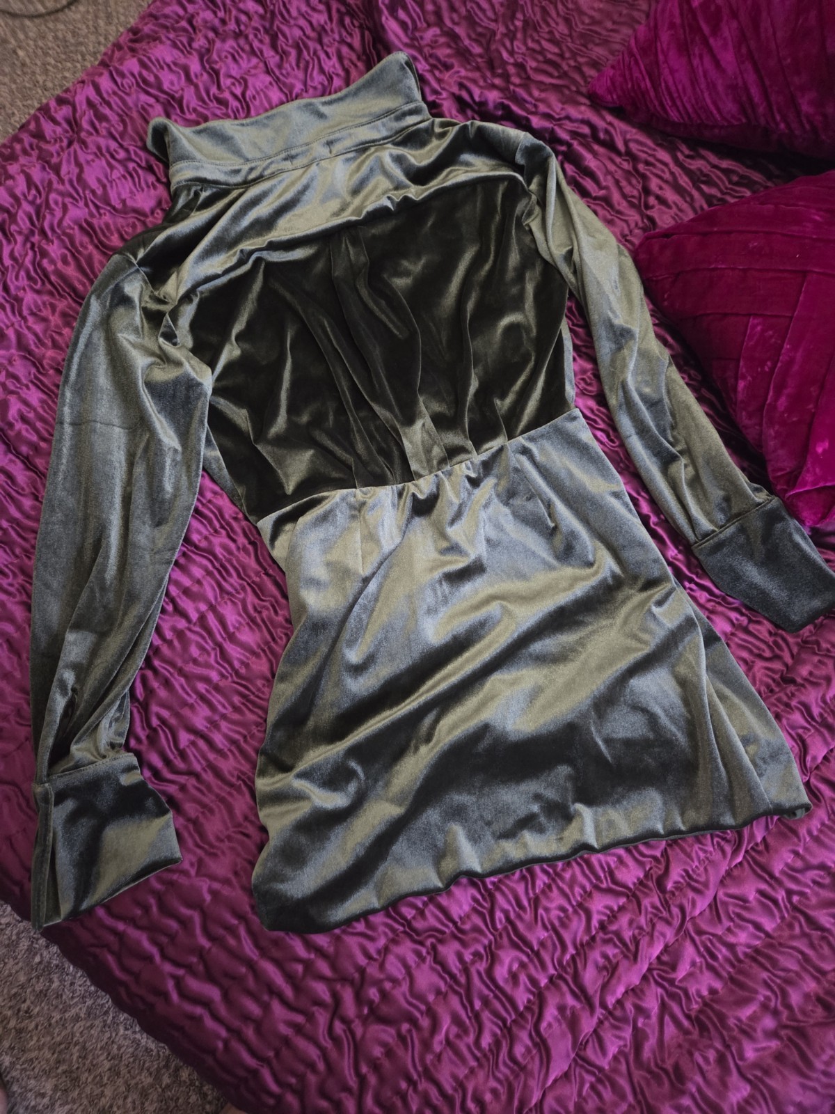 Fashion Nova Green Velvet Dress L