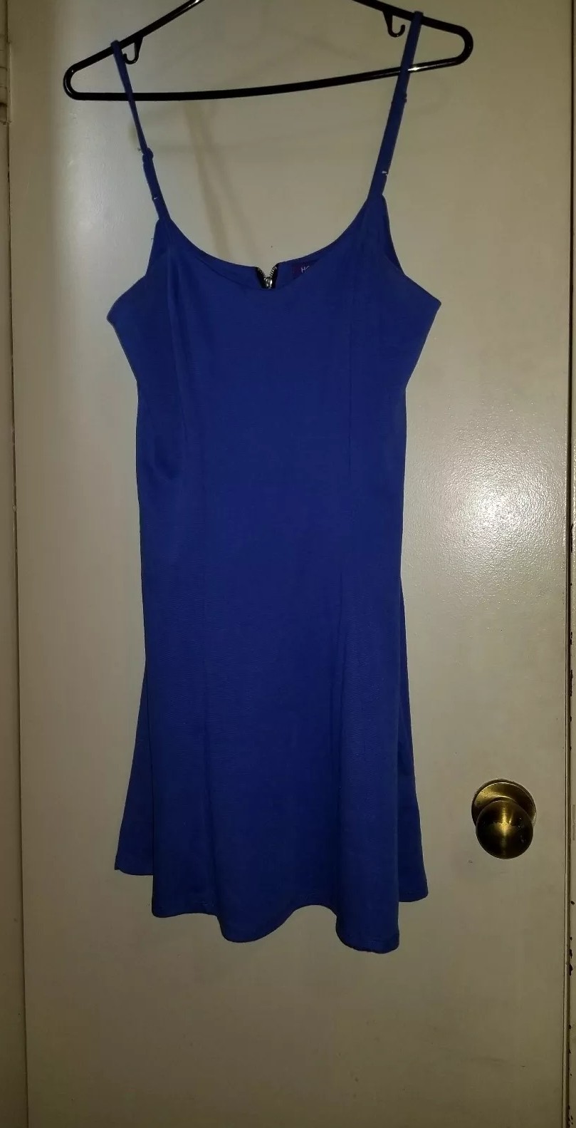Pre-owned summer spaghetti adjustable straps flare zipperback, Sz. Med.