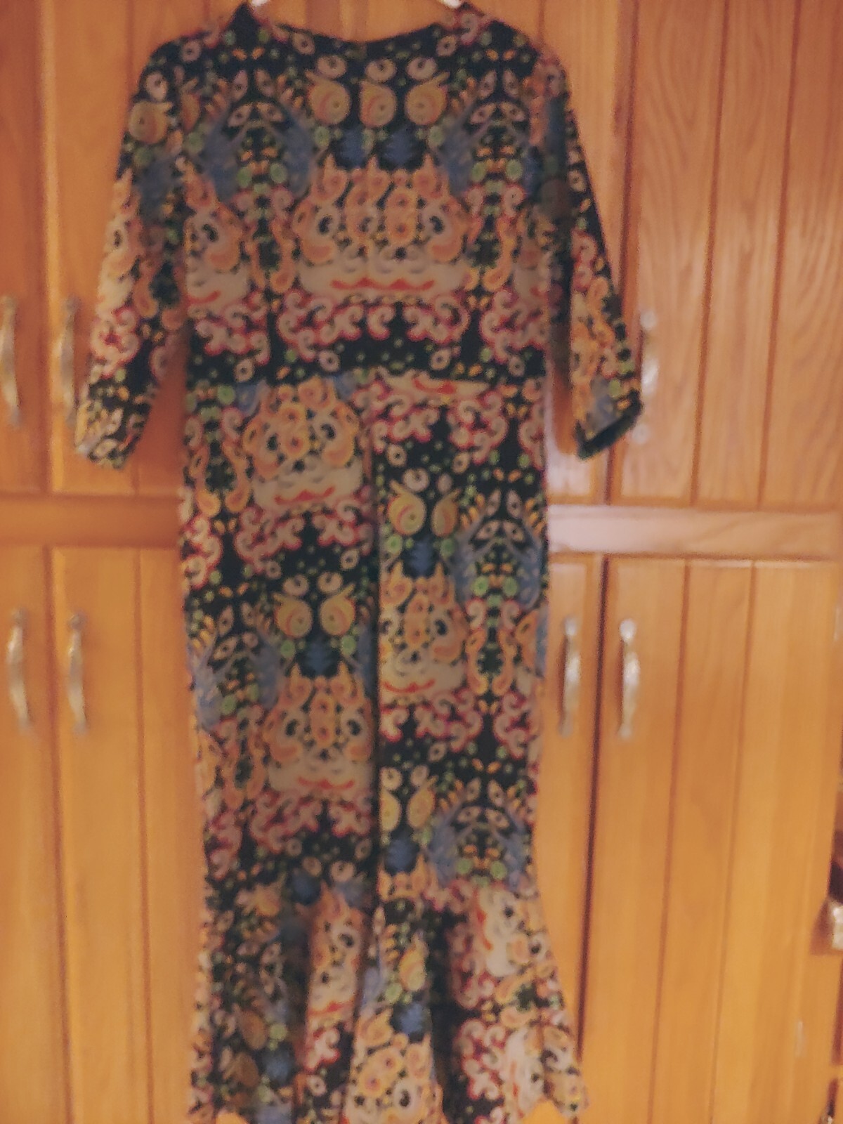Lonyuash Dress. Size Large. NWOT. Poly, Nylon. Viscose. Paisley print.