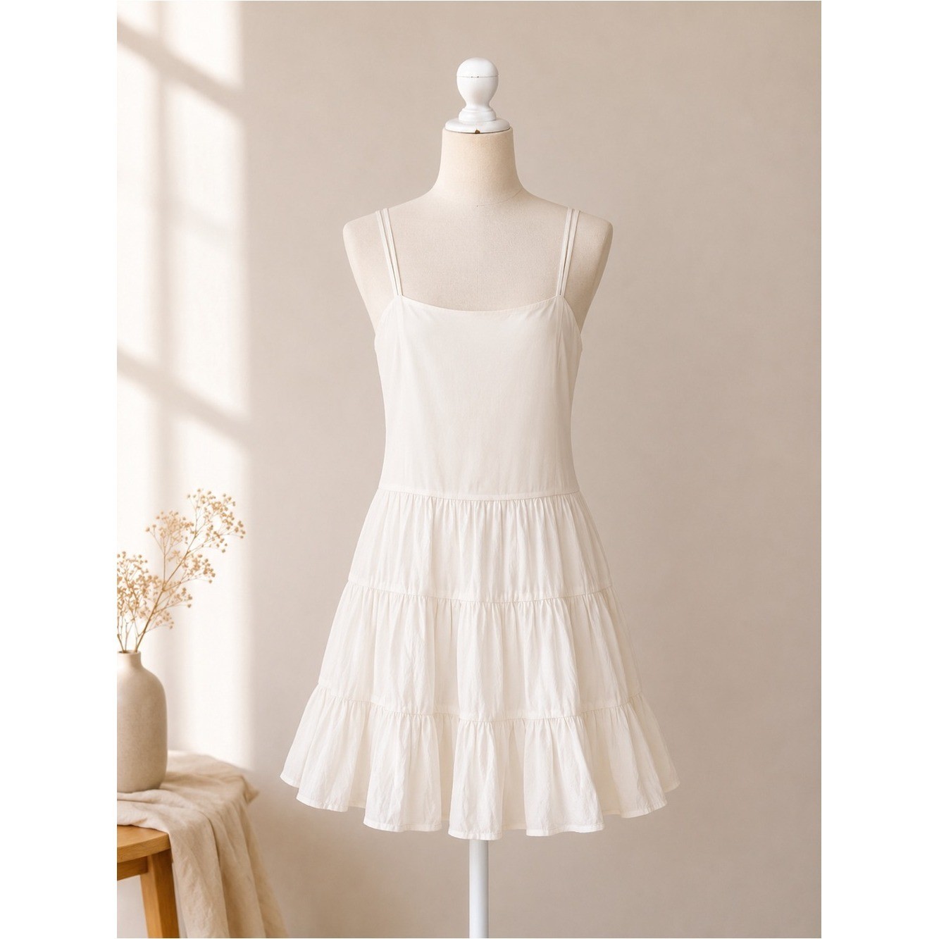 Madden Girl Creamy White Spaghetti Strap Tiered Mini Dress Size M NEW