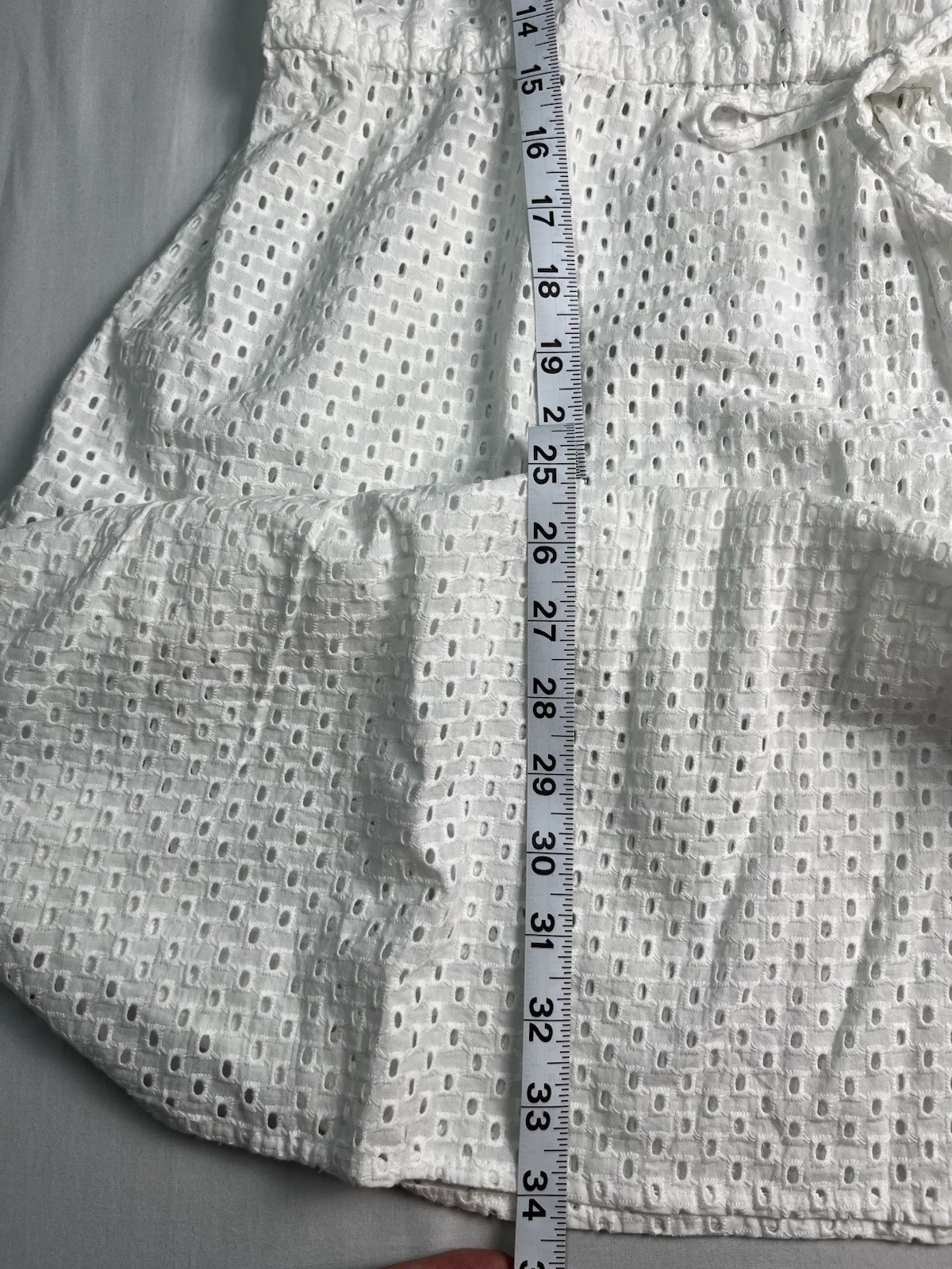 Tommy Bahama White Cotton Eyelet V-Neck Cap Sleeve Tie Waist Dress M *STAIN*