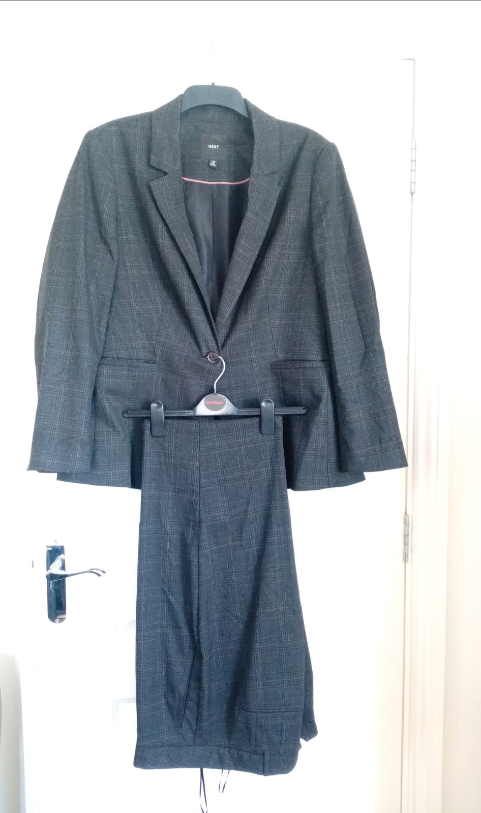 WOMEN NEXT 2 PIECE OFFICE TROUSERS SUIT JACKET. SIZE 20