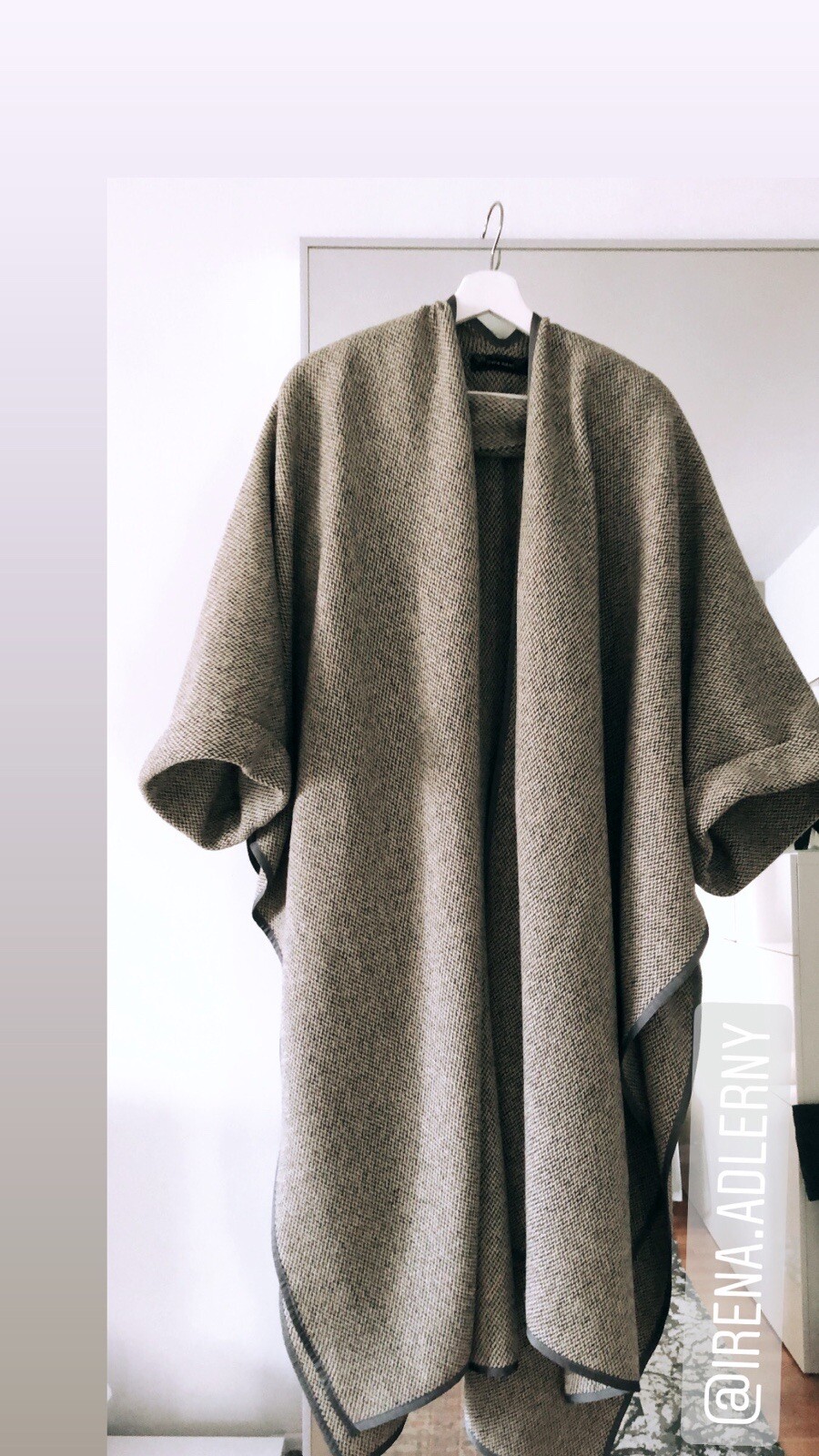 Handmade Irena Adler Poncho/Cape with Sleeve-Cuff Italian Virgin Wool Tweed OS