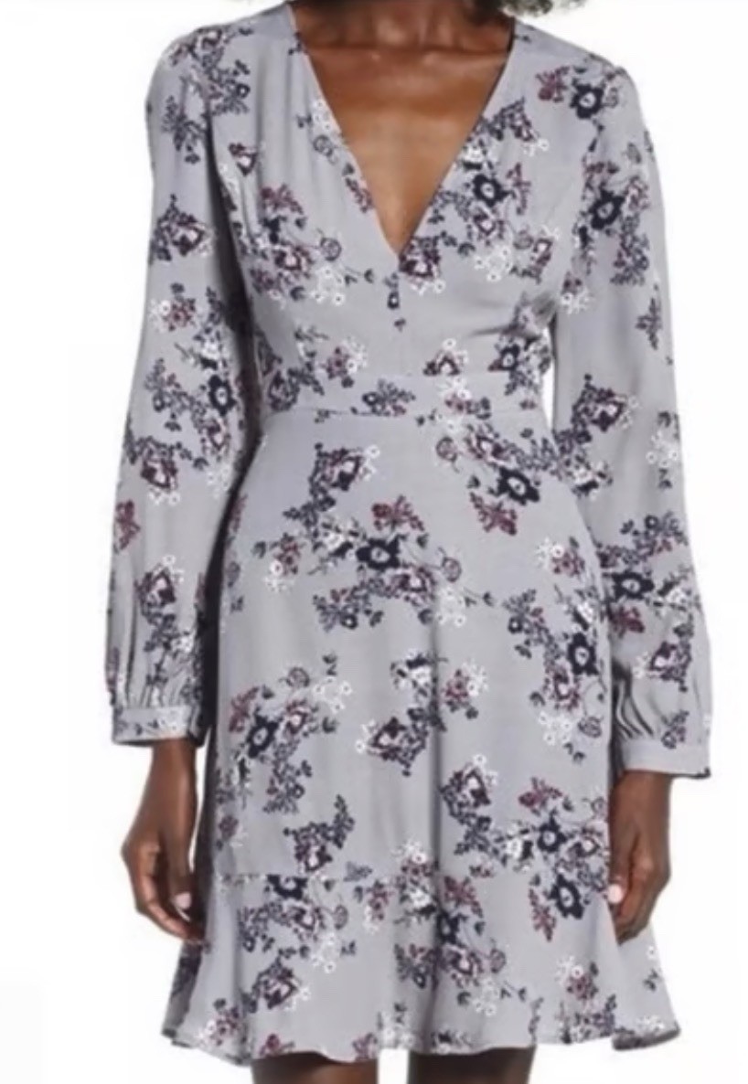 Astr The Label Floral Mini Dress SM Long Sleeve V Neck Gray & Purple Revolve EUC