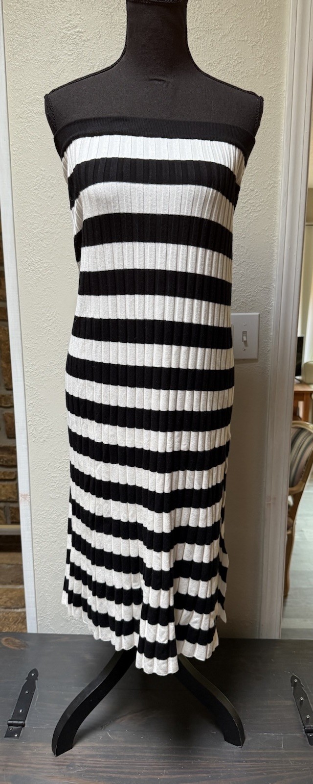 A New Day A.N.D. Women’s Size Large Black Ivory Ribbed Striped long Midi Dress