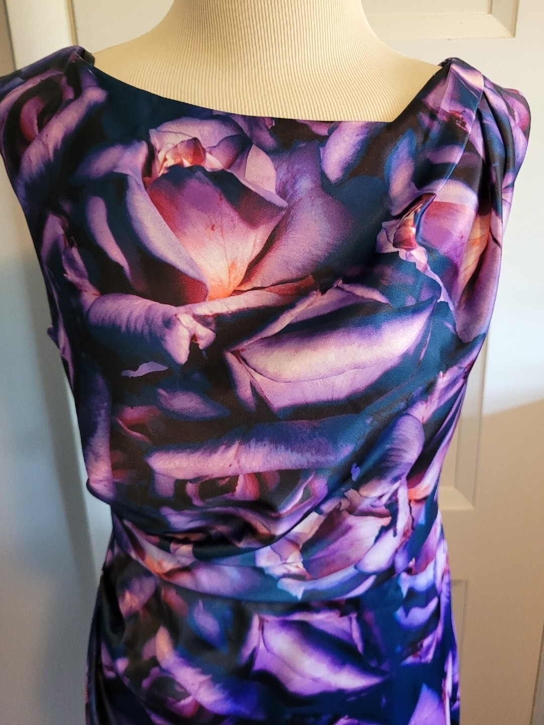 Ivy & Blu maggy boutique Purple Floral Bias Cut Stretch Satin Sheath Dress Sz 6