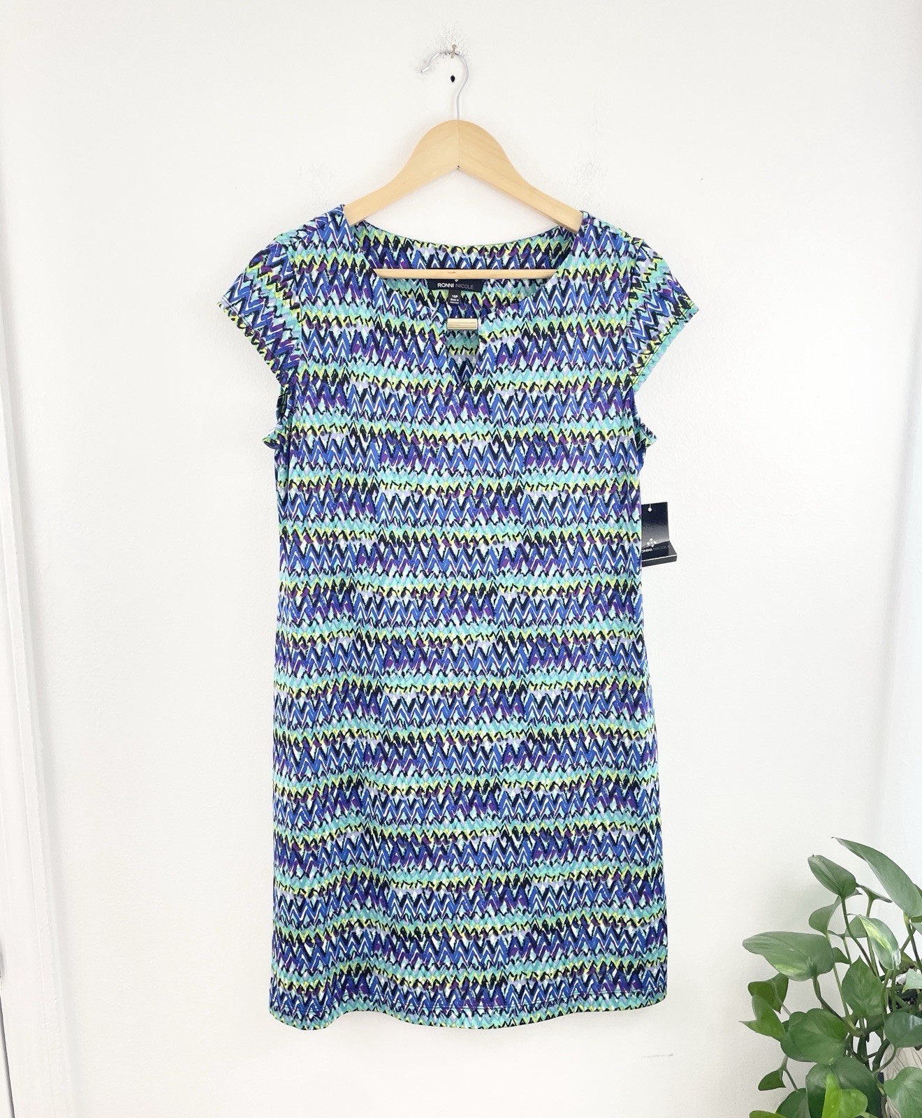 Ronni Nicole Purple Green Chevron Sleeveless Shift Dress Women’s 10 Petite New