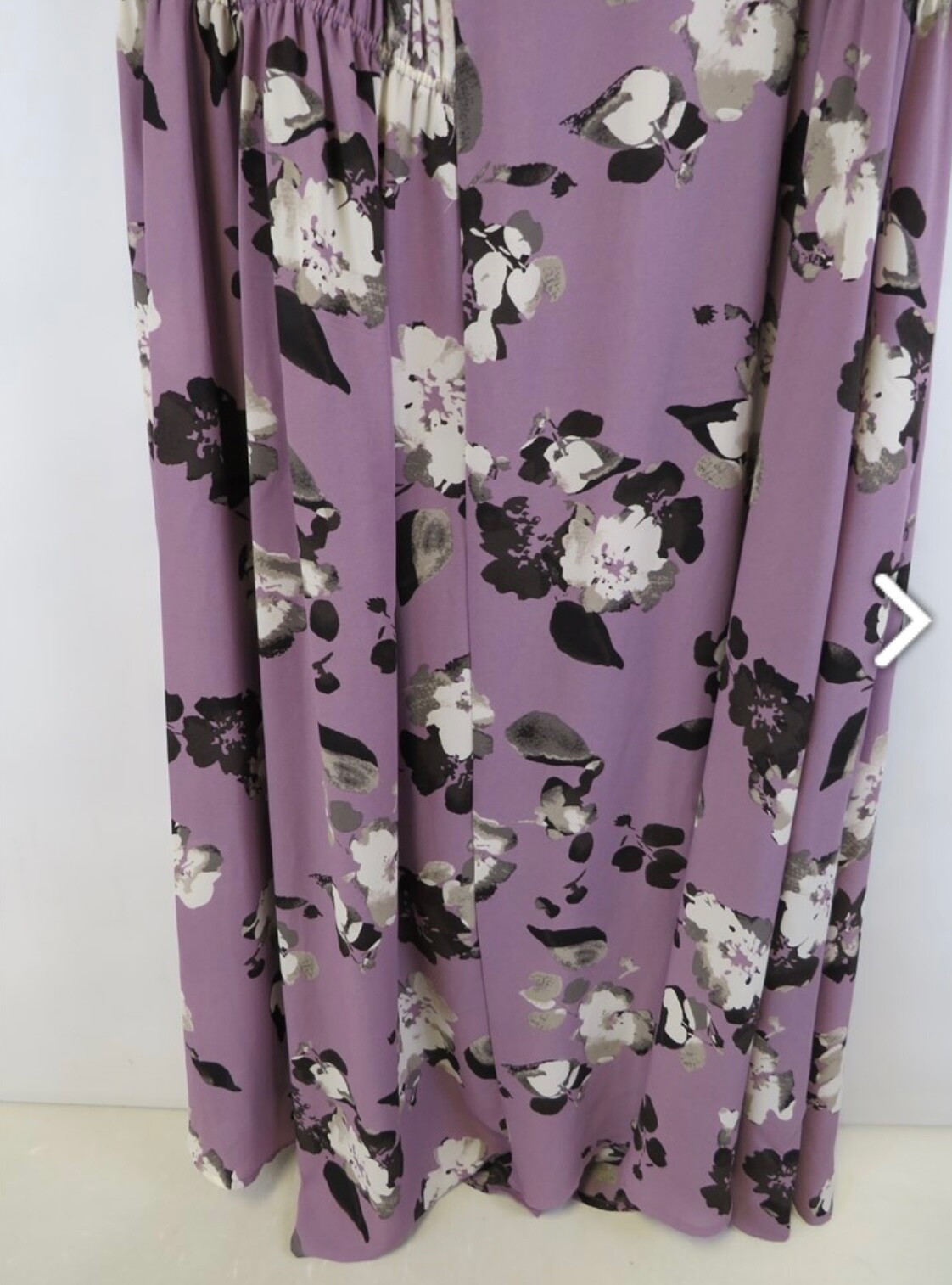 Brand: Simply Vera By Vera Wang Model: Dress See pictures Colorway: Purple Flowe