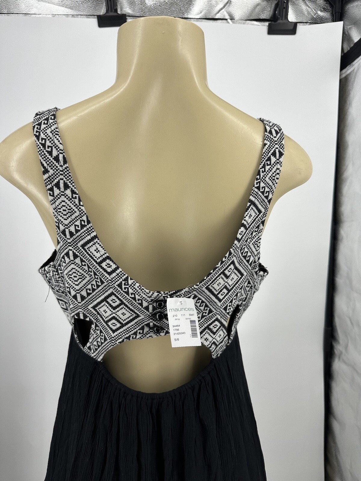 NEW Maurices Womens Size 5/6 Black/White Sleeveless Maxi Dress Cut Out Back ED9