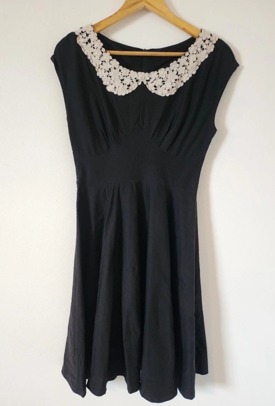 Black Dress With White Lace Peter Pan Collar – Retro – Size Medium Vintage Style