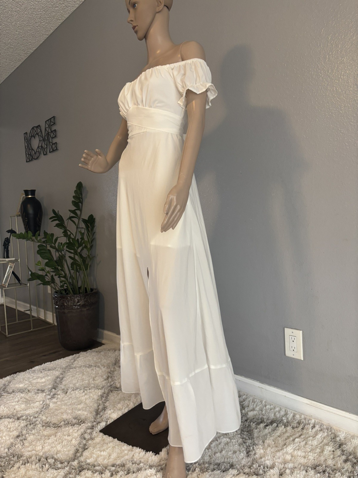 Long White Dress – Size Medium