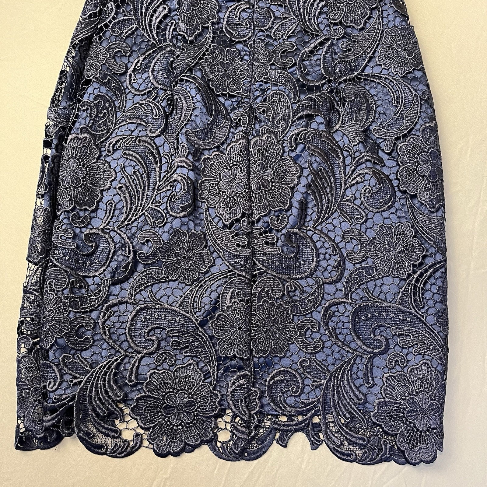 DECODE 1.8 Sheath Dress Sz 4 Womans Navy Blue Scalloped Floral Lace Cap Sleeve
