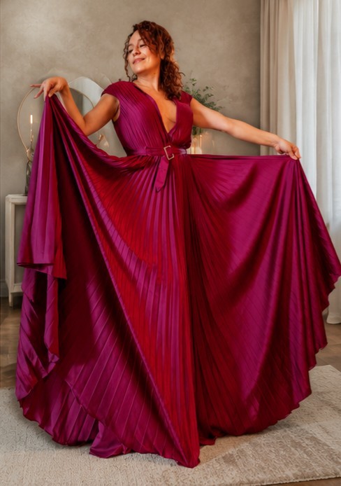 Women’s Burgundy Pleated V-Neck Sleeveless Buckle Belted Formal/ Maxi Dress