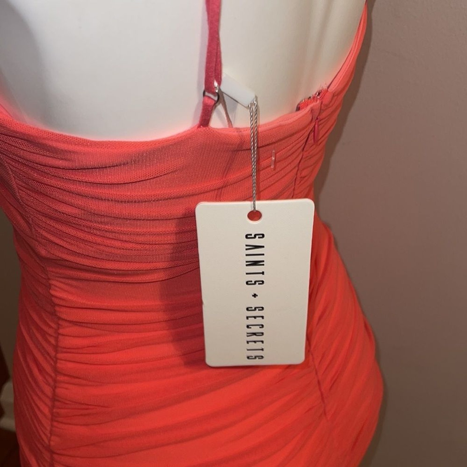 Saints + Secrets ladies Coral Ruched Mini Dress. Size large.