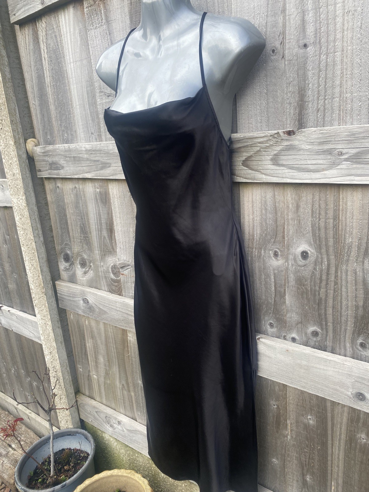 Lovely Lightweight Satin Feel Cross Back H &M Size 32 Approx 10 In My Opinion