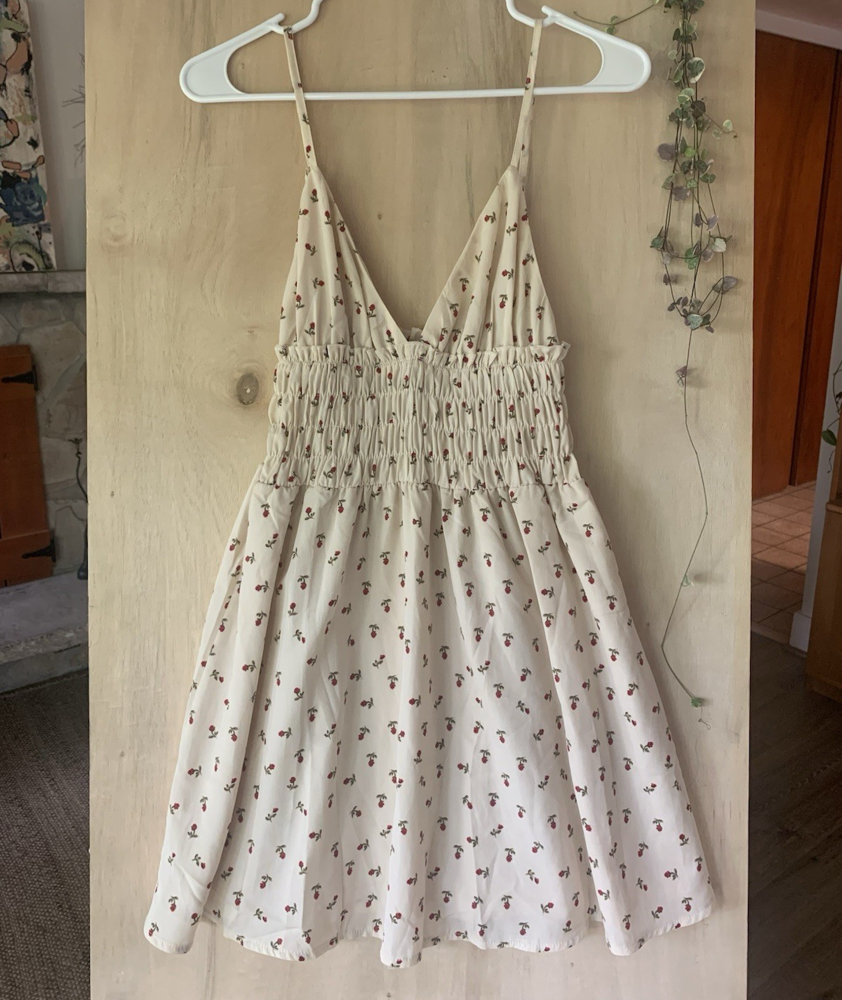 Princess Polly Beige Floral Smocked V-Neck Mini Dress Adjustable Straps US 4