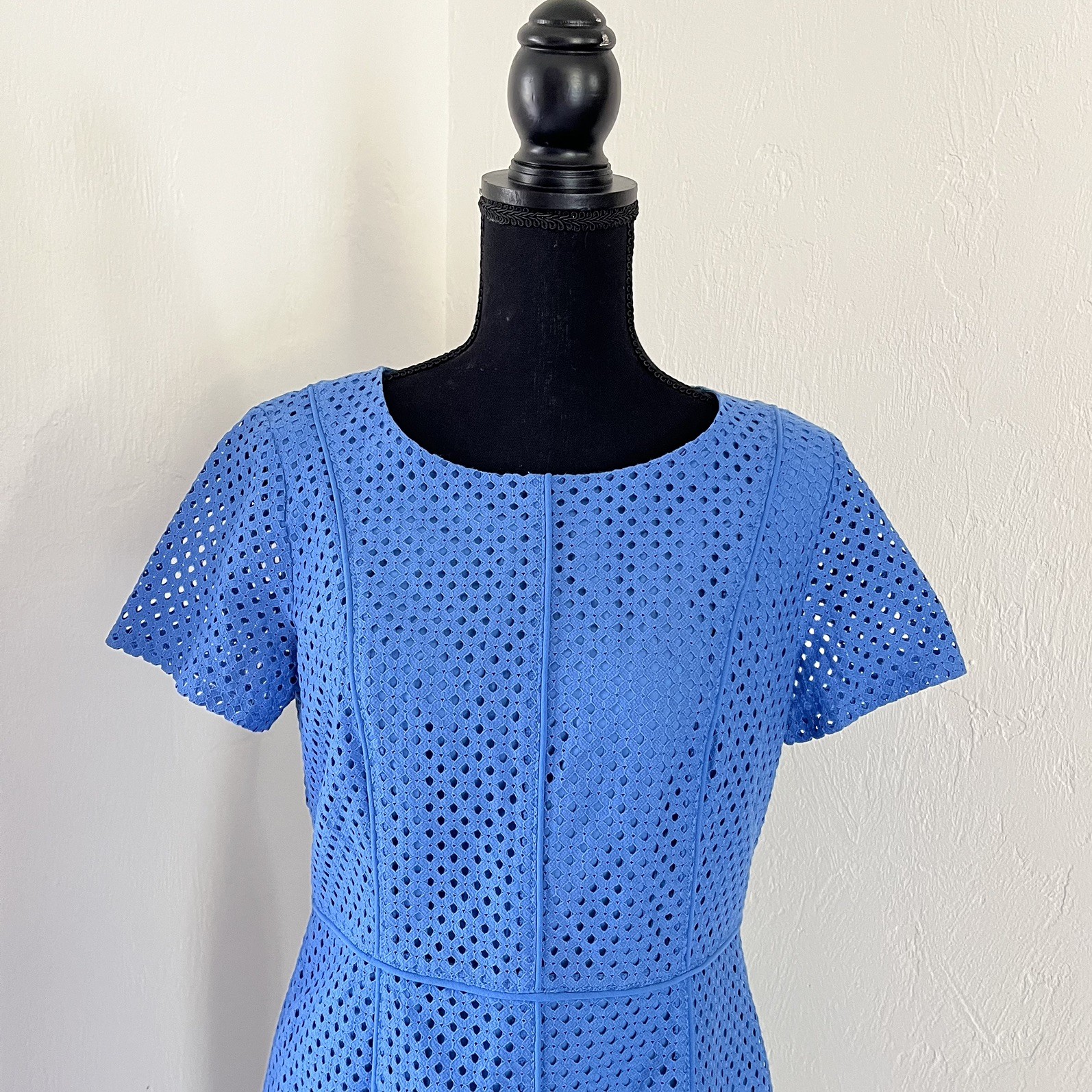 Talbots Shift Sheath Dress Periwinkle Blue 6 Laser Cut Lined Office Garden Guest