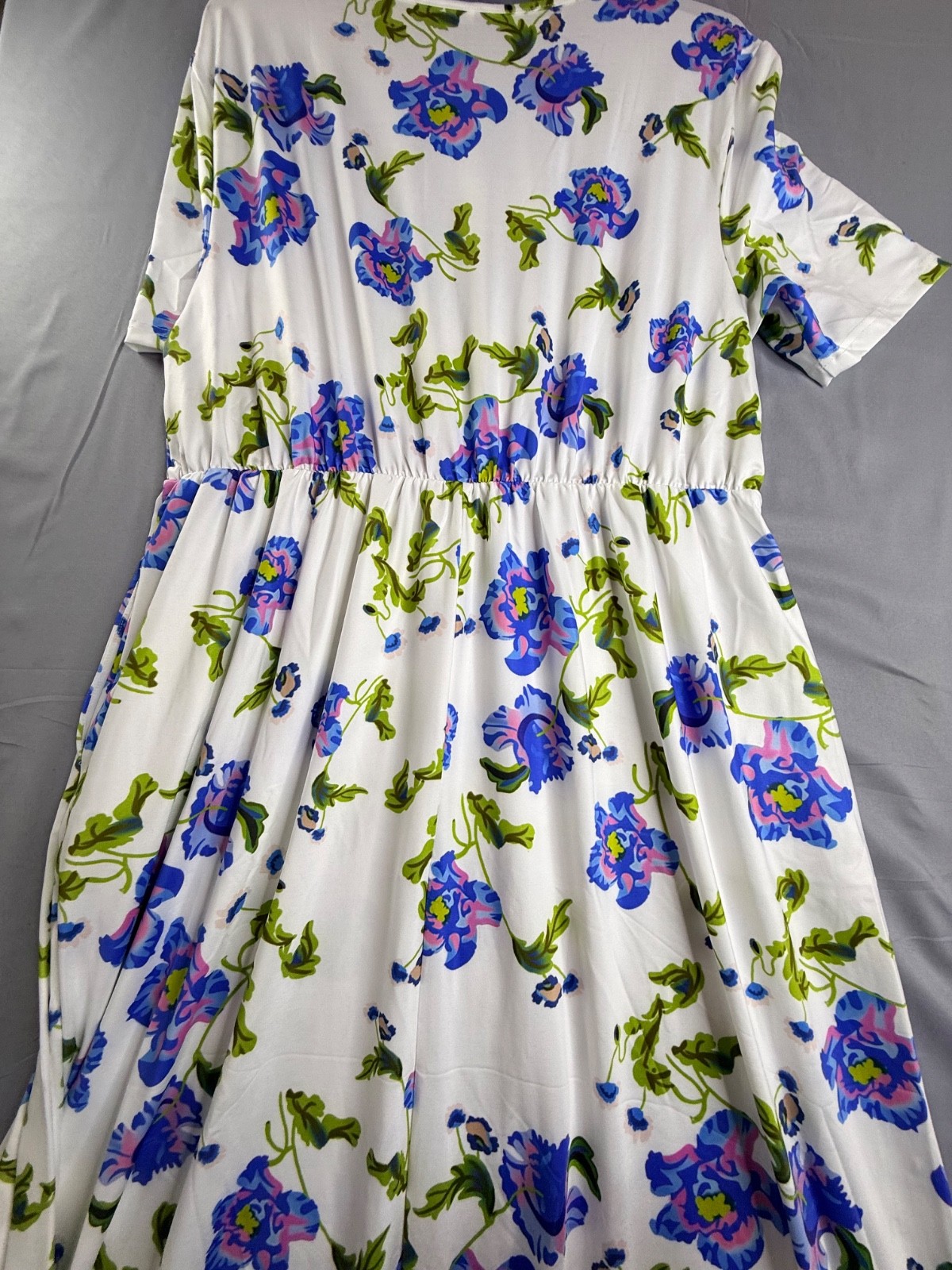 NWT Allover Floral Print Short Sleeve Maxi Dress White Blue Purple Size 2XL