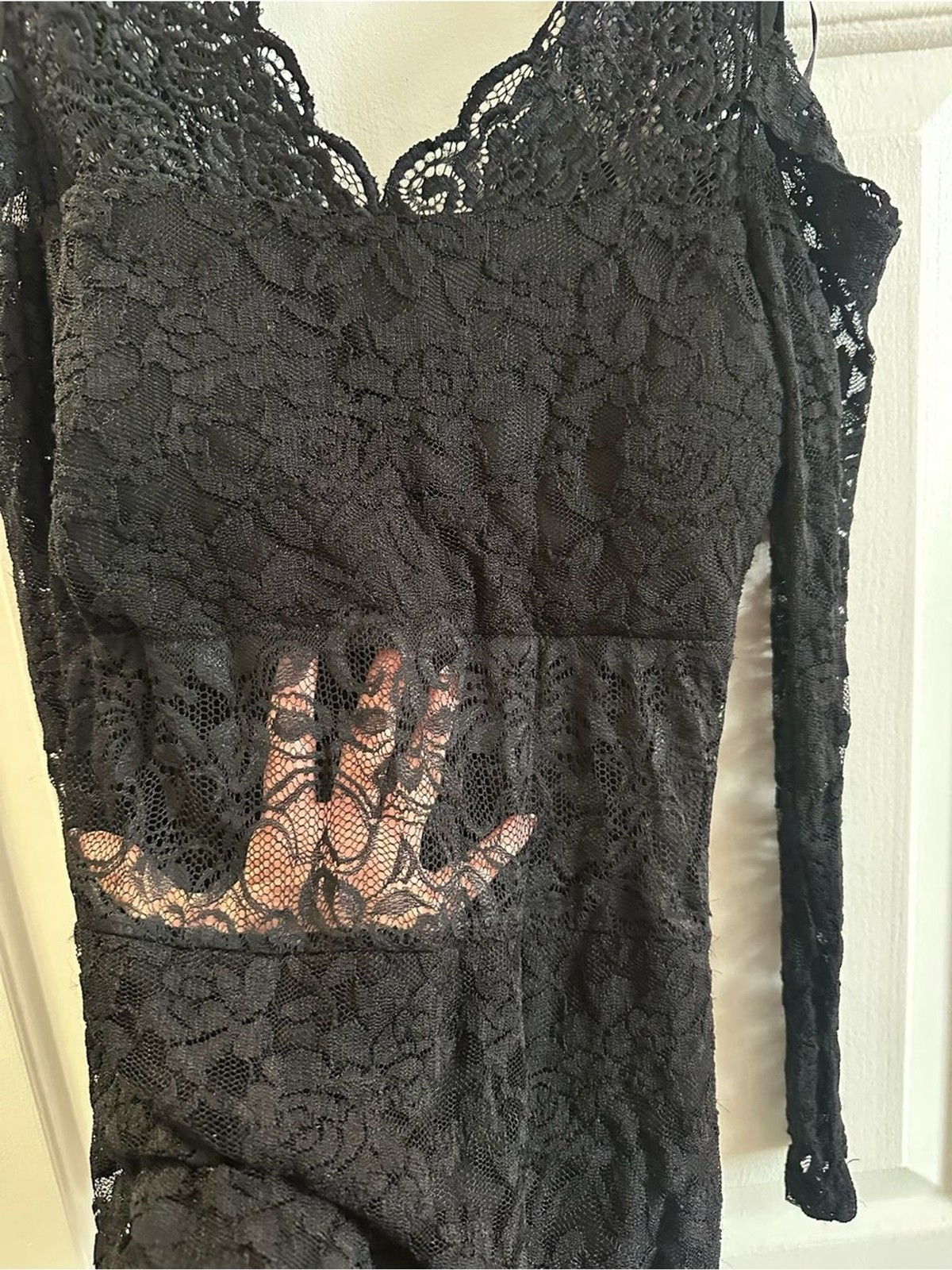 Elegant Black Lace Cold-Shoulder Long Sleeve Dress