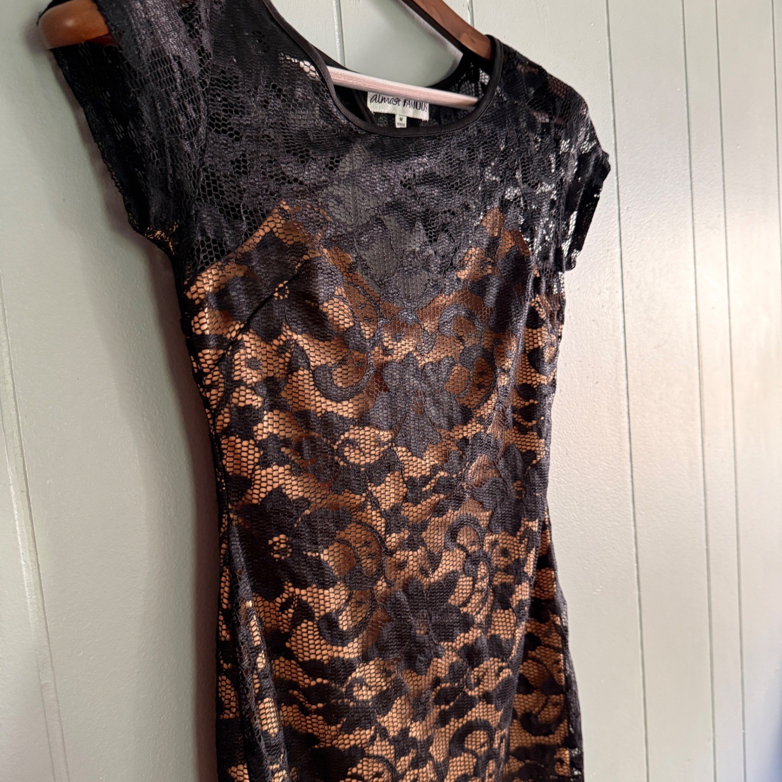 Almost Famous Black Floral Lace Mini Dress Tan Lining Cutout Back Womens Medium