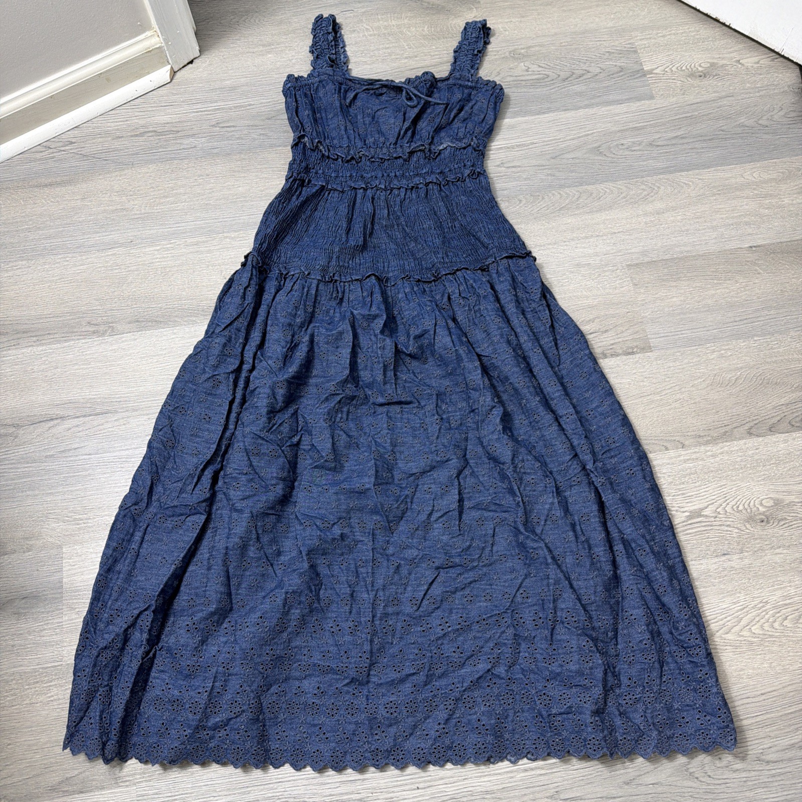Gap x Dôen collaboration eyelet denim midi dress. 100% Cotton Size Small