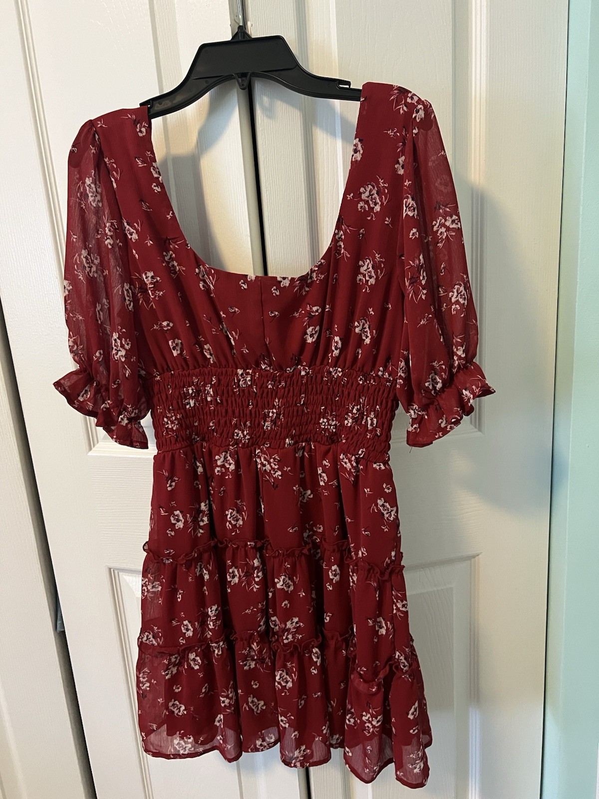 Francesca’s Collection – Red Floral Puff Sleeve Smocked Mini Dress Short Sleeve