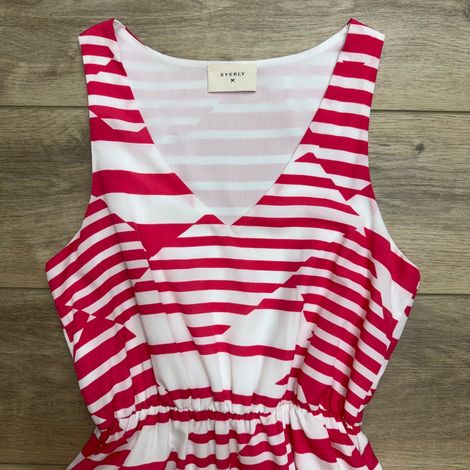 Everly Red White Geometric Striped V-Neck Fit Flare Dress Small Sleeveless
