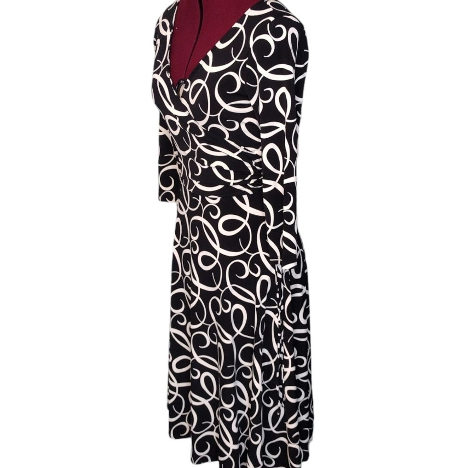 London Times front & back cross-over V-neck stretch knit midi size 8 dress