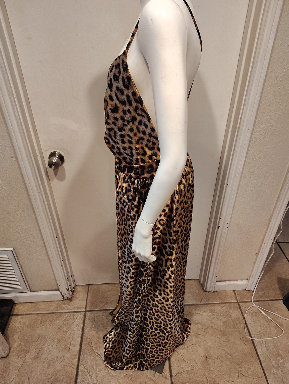 Fashion Nova NWT Can’t Tame Her Leopard Print Slit Maxi Dress 1X Glamour