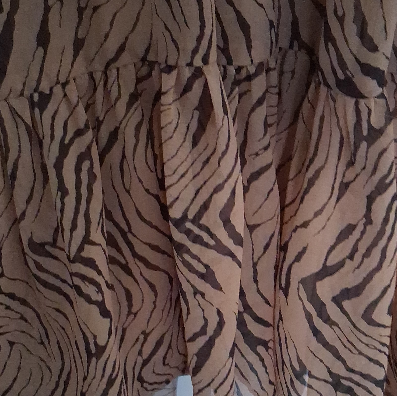 Entro Women’s Size S Tan/Black Zebra Animal Print Ruffle V-Neck Mini Dress Prepp