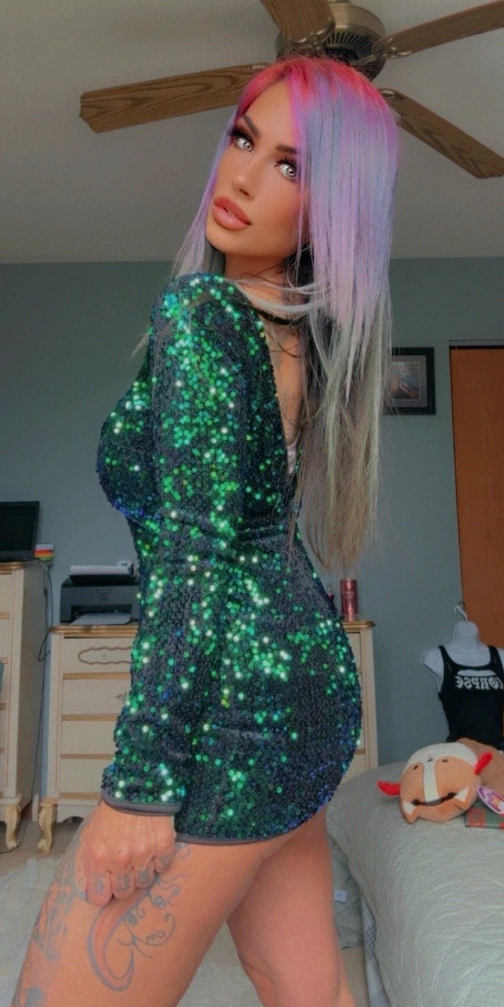 Privy Privately Privileged Sequins Holiday Prom Party Formal Mini Emerald Dress