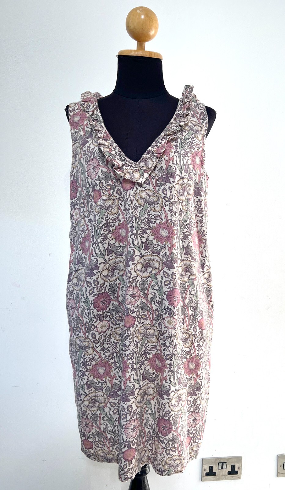 ‘Morris & Co’ Linen/Viscose Sleeveless Unlined Floral Dress by Next – Size 10
