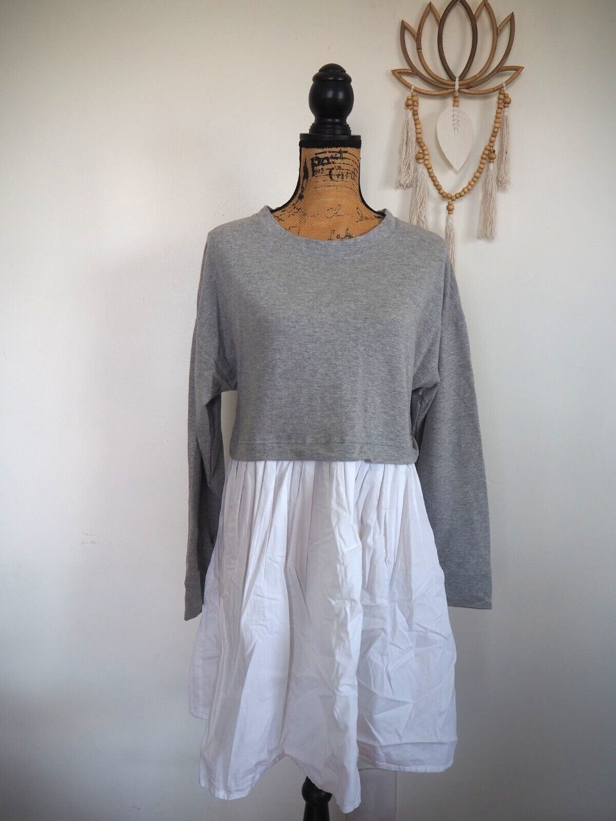 Gray | White Sweatshirt Dress Long Sleeve Pullover Crewneck Knee Length Sz M NWT