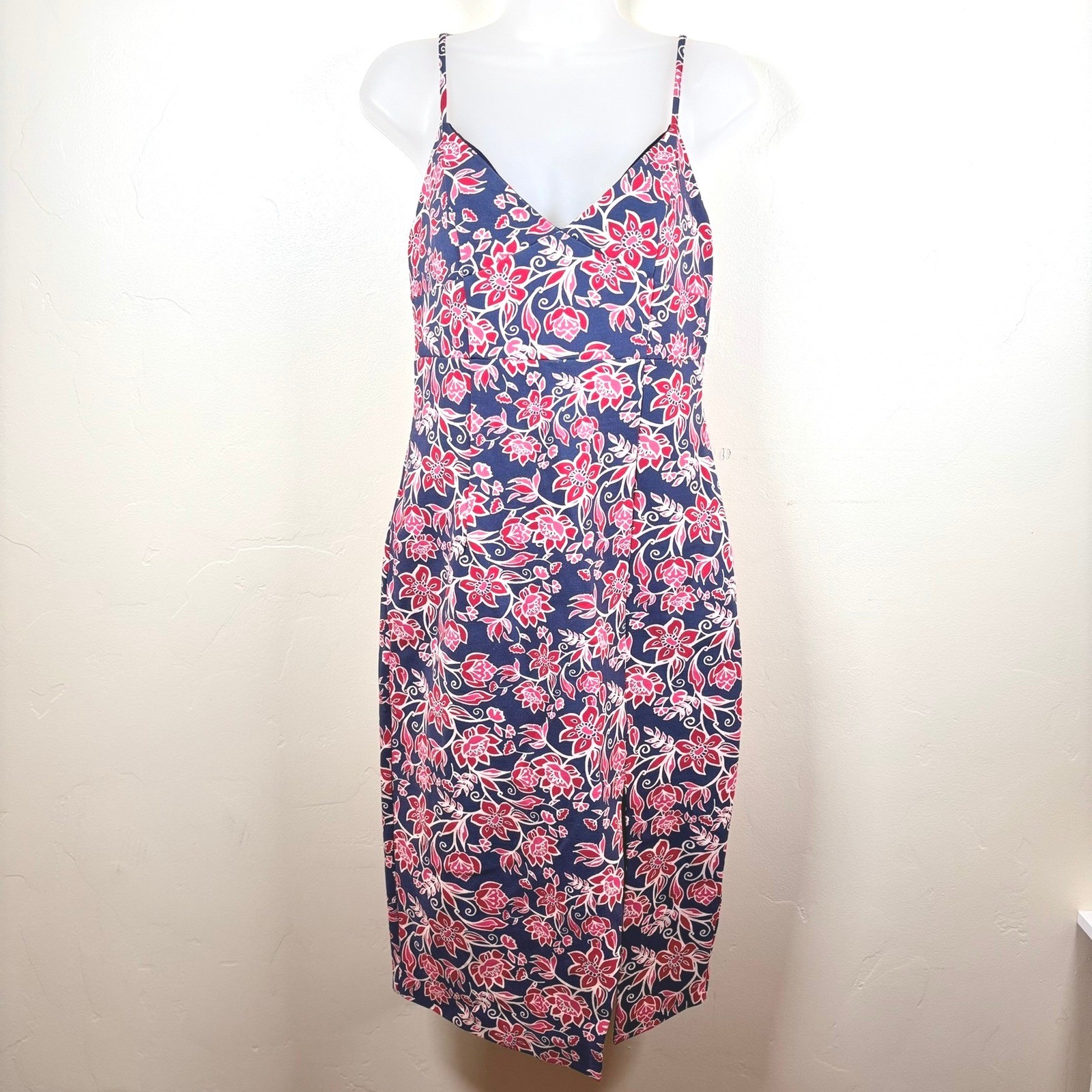 Isla Co. Bodycon Dress Women’s Medium Navy Pink Floral Stretch Feminine Romantic