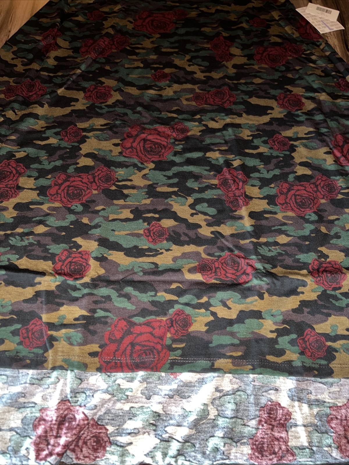 Lularoe Carly Dress 🦄 Large 14/16 12/14 Green Camouflage Red Roses Rare HTF New