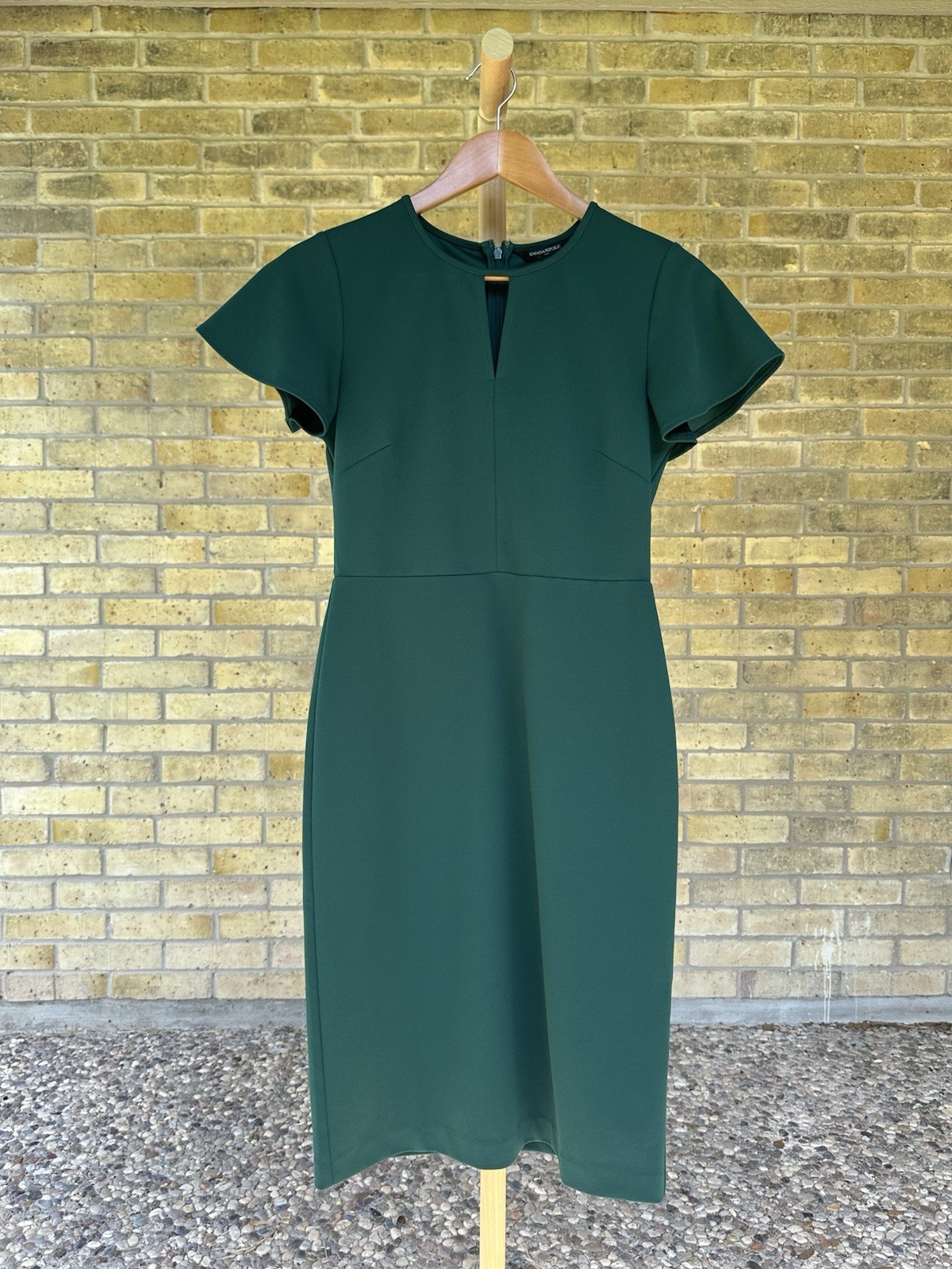 Banana Republic Emerald Green Keyhole Flutter Sleeve Sheath Dress Size 4