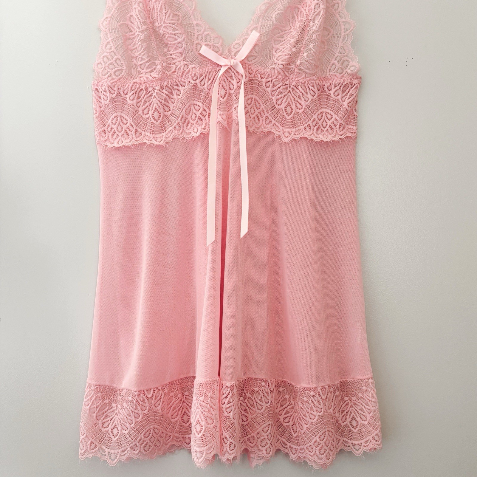 Vintage y2 kPink Lace Full Slip with Bow Accent